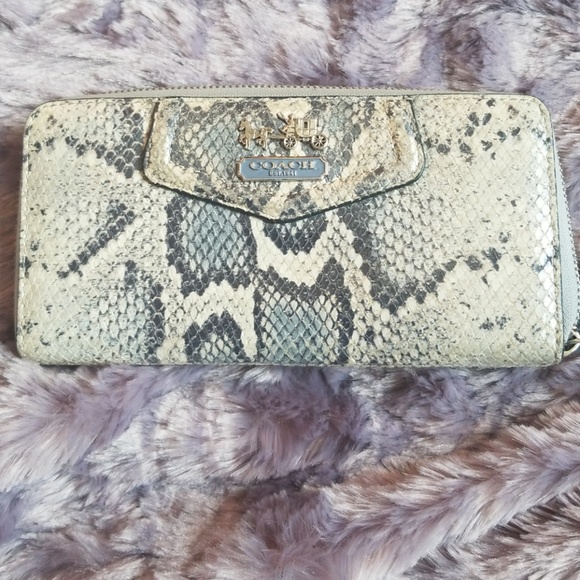 Coach handbag/wallet combo - Picture 8 of 8